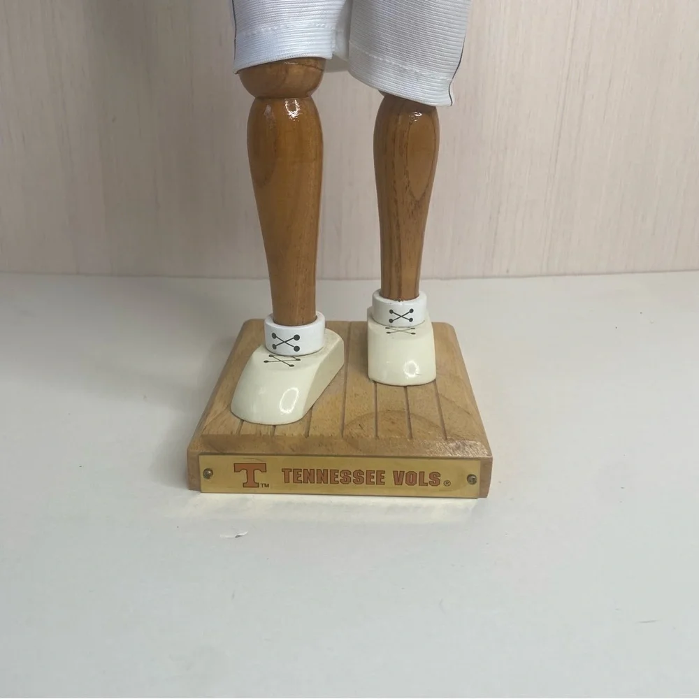 2002 Tennessee Vols Basketball Collectible Nutcracker Solid Wood 270/500 (FLAW) - Picture 3 of 9